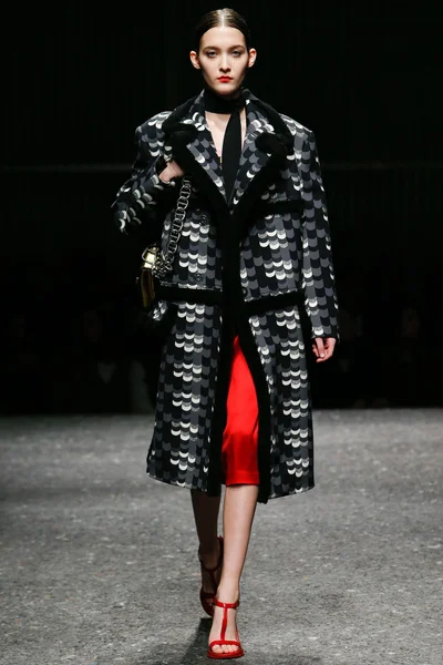 Look 19